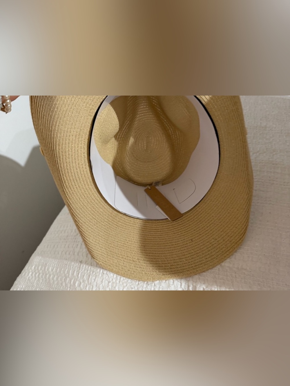 SKIMS Woven Side Snap Hat - Picture 5 of 8